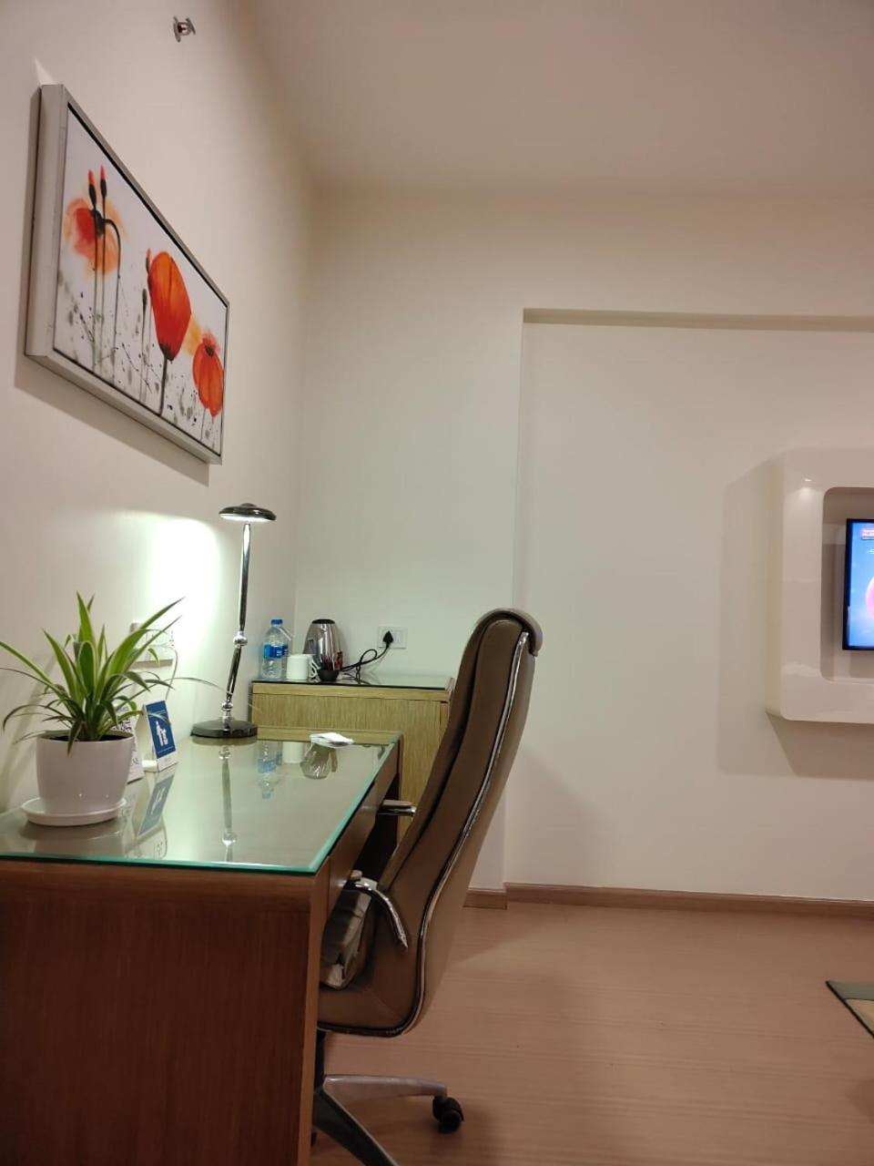 클라레스타 호텔 Hosūr 외부 사진